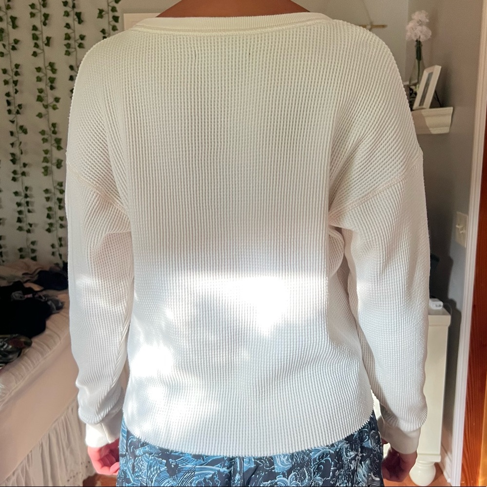 Abercrombie & Fitch Waffle Weave Tie Front Long Sleeve Shirt - Picture 3 of 7